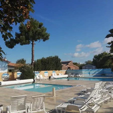 Mobilhome Oleron Simple Et Spacieux A 1min De L'ocean * La Cotinière